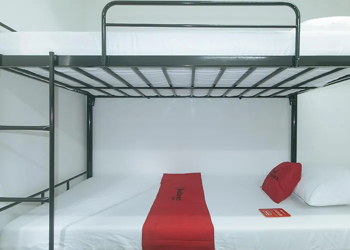 Quintana Bunkhouse Hotel *